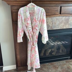 Vintage gold label Victorias Secret pastel floral robe coquette cottagecore P/S